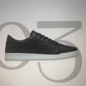 Novella's Sneakers in Black color size 10 for Men and 11.5 for Women.